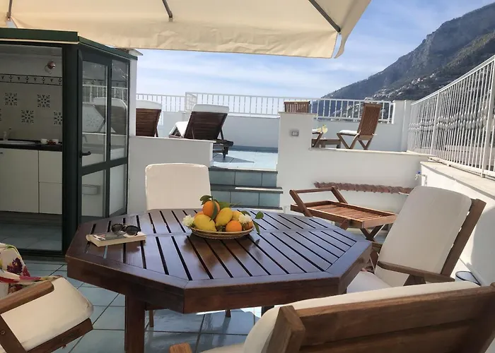 Дом отдыха Infinity Sea View House *