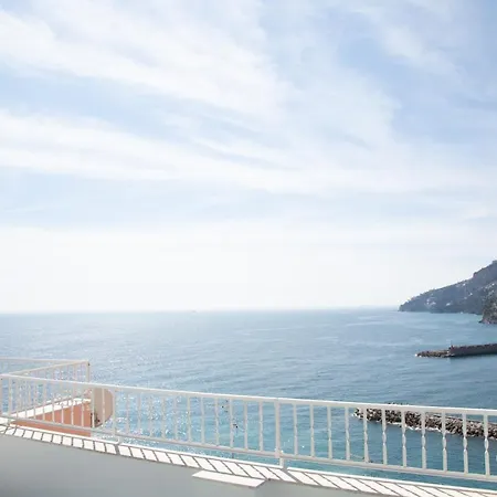 Infinity Sea View House Semesterbostad *